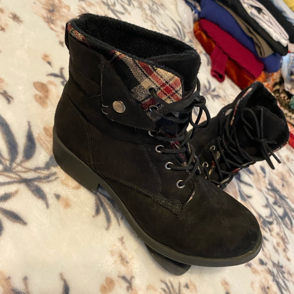 Super cute boots